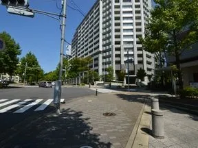 右折します