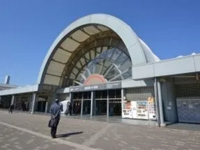「国際展示場」駅を出たら有明コロシア<br>ム方面に進みます。
