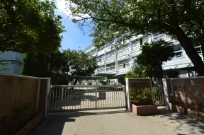 世田谷区立三軒茶屋小学校