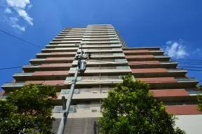南側からみた外観