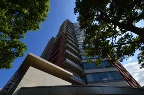 北西側からみた外観