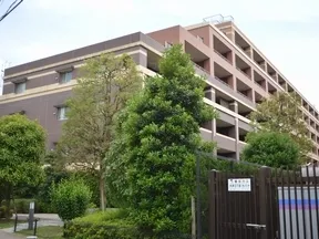 北西側からの外観