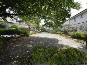 烏山つつじ緑地