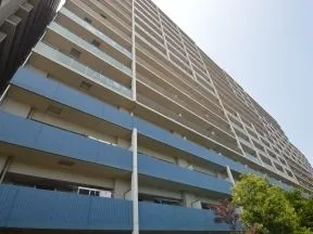 南東側からの外観(E棟)