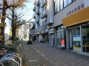 2番出口を右手に進みます
