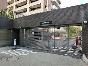華の邸駐車場