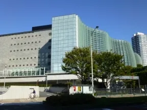 国立新美術館