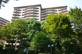 メイン通りから望むセンターヒルＧ棟