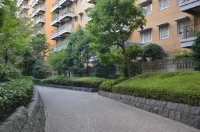 ウエストヒル内のアプローチ