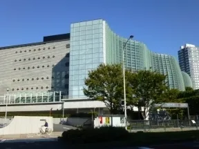 国立新美術館