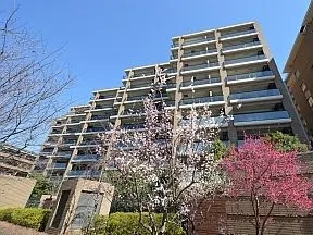 ウェストゲート外から見上げたＣ棟