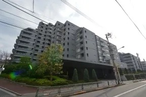 北東からみた外観