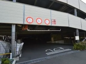 フォレストレジデンス敷地内駐車場