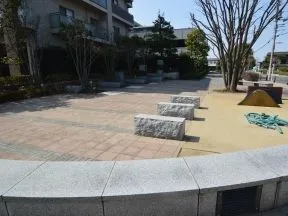 フォレストレジデンス北東側「明日の広場<br>」