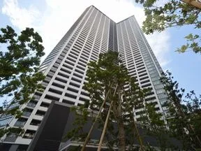東南側より