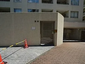 バイク置場用出入口