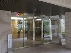 ウェストスクエア・エントランス