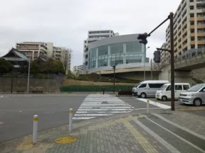 信号を渡ります