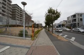 北側の歩道