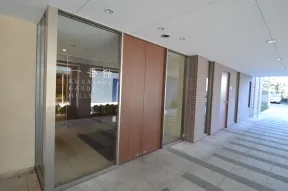 一番館エントランス