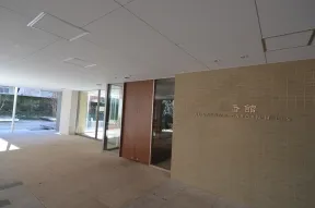 三番館エントランス