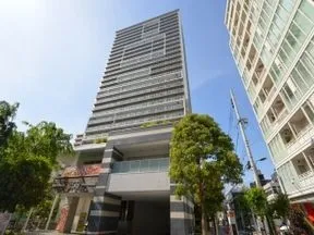 南側からの外観