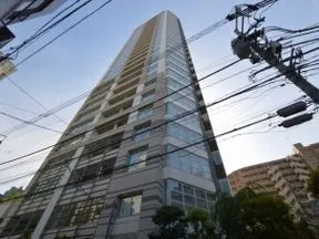 東側からの外観