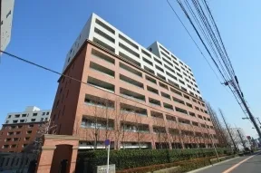 北西側からの外観