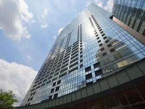 東側からの外観