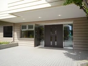 二番館エントランス