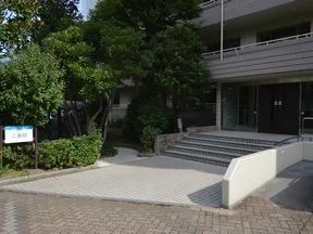 三番館エントランス