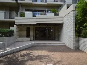 四番館エントランス