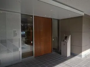 七番館エントランス