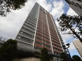 南西からの外観