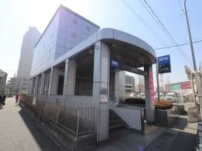 １番出口を出ます