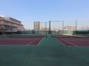マンション内テニスコート