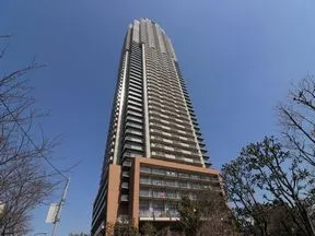 西側より