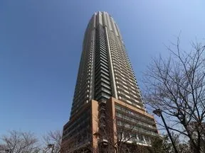 西側より
