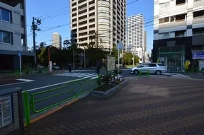 左斜め前方にタワーが見えます