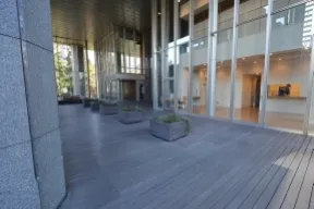 浮島広場(コミュニティピロティゾーン）