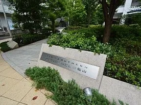 マンション出入口