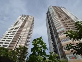 ツインタワー西側