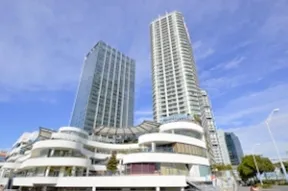 北東側から（手前が横浜ベイクォーター）