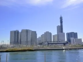 みなとみらい方面（ポートサイド公園より<br>）