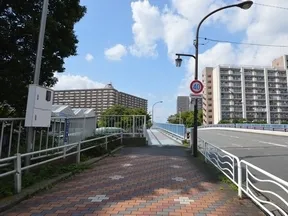 一つ目の信号を左折します