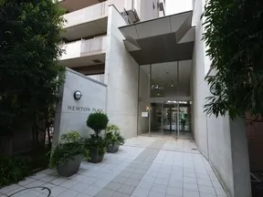 サウスコートエントランス