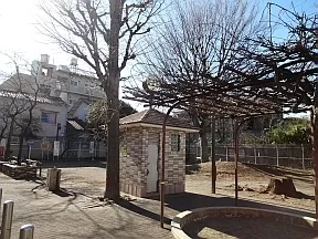 南池袋四丁目日出公園