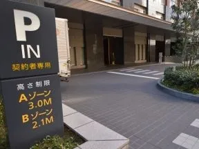 駐車場・バイク置場出入口