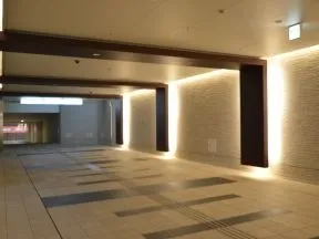 地下プロムナード　サンシャシンシティ方<br>面