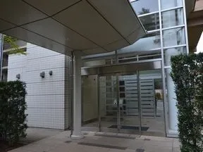 D棟エントランス